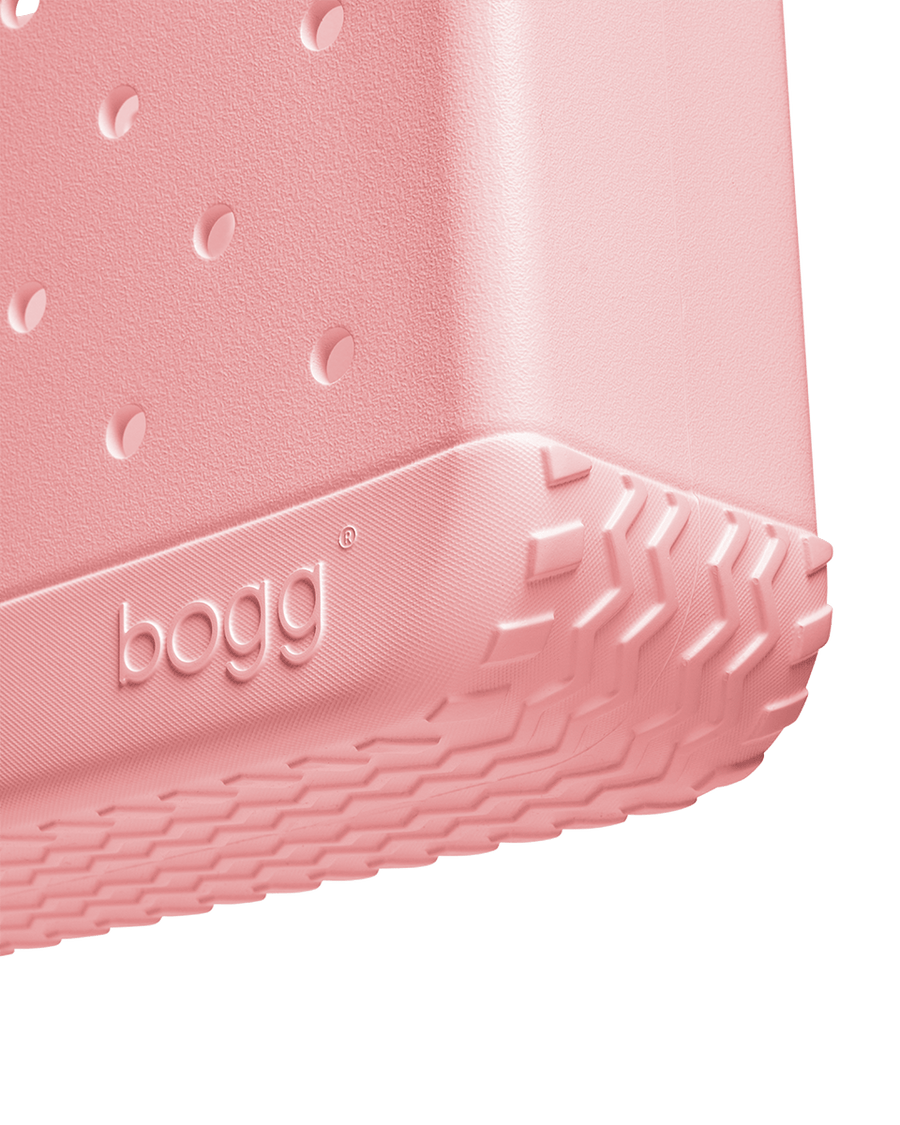 Medium Bogg® Bag - STRAWBERRY milkshake. 04
