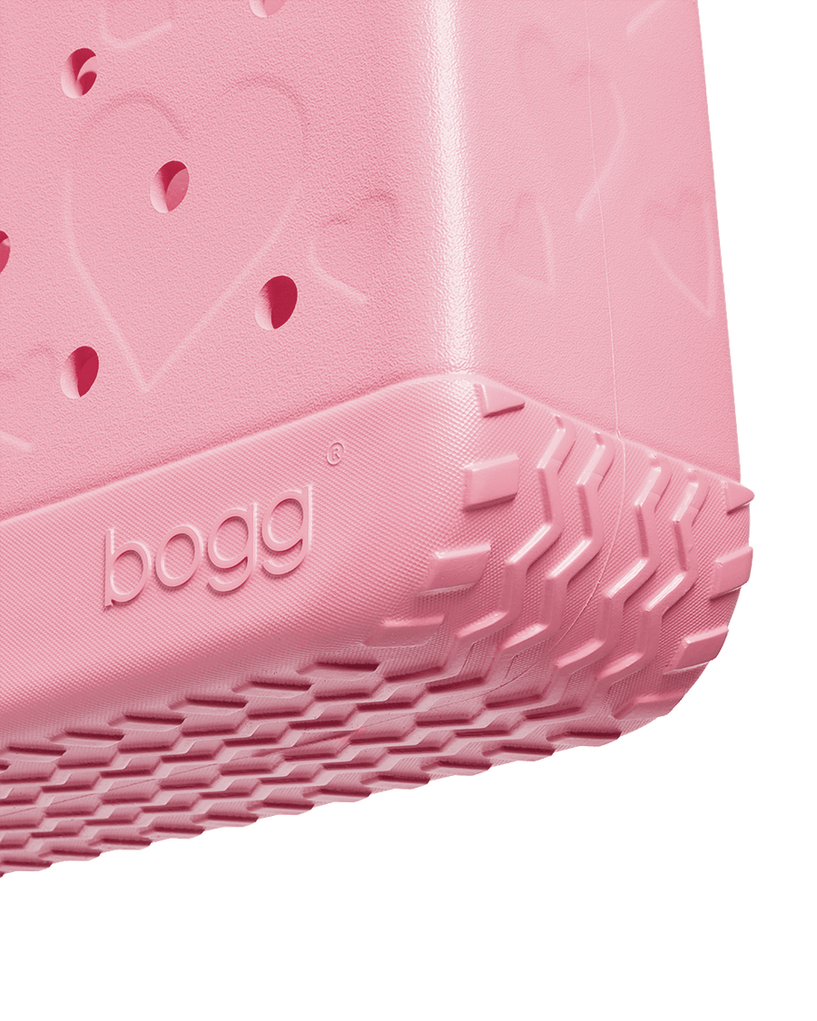 Medium Bogg® Bag - Conversation Hearts BUBBLEGUM. 04
