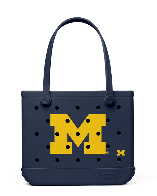 Medium Bogg Bag - Michigan Wolverines. 01