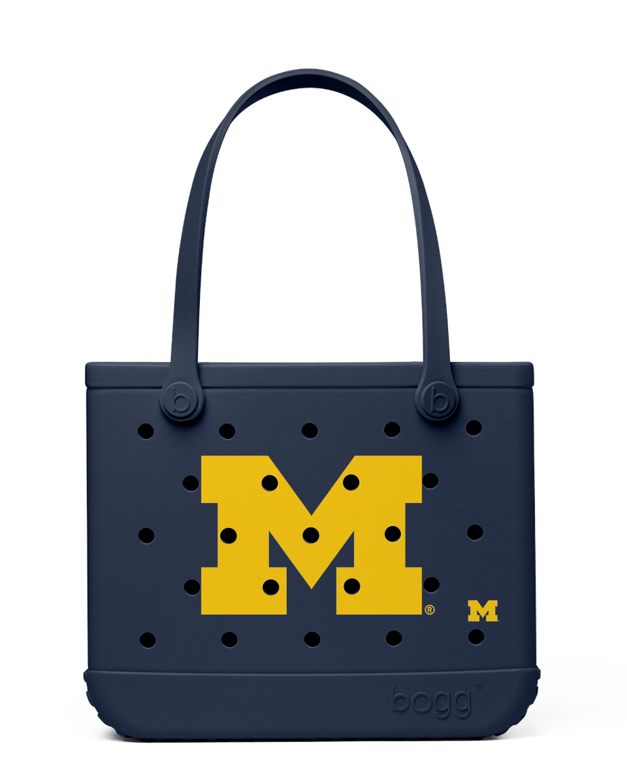 Medium Bogg® Bag - Michigan Wolverines. 01
